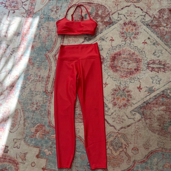 ALO Set - Candy Red - Picture 2 of 12